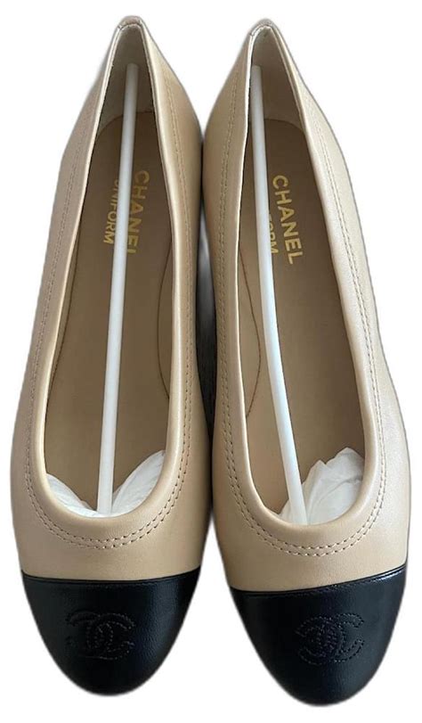 chanel ballerine beige et noir|balerines chanel.